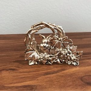 🔻🔻🔻sale Vintage 1996 Arthur Court rabbit/ bunny upright napkin holder.